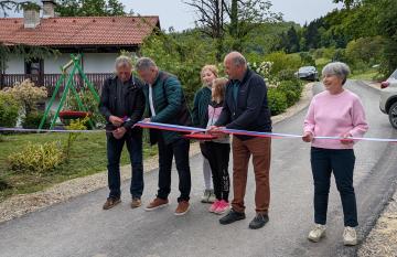 Prerez traku na cestnem odseku Črni Vrh-Strožič